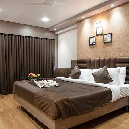 Hotel Rajmahal Guwahati Exterior foto